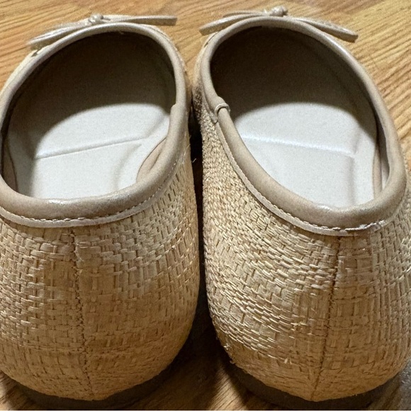 Oasis Society Beige Woven Ballet Flats size 9 - Picture 2 of 5